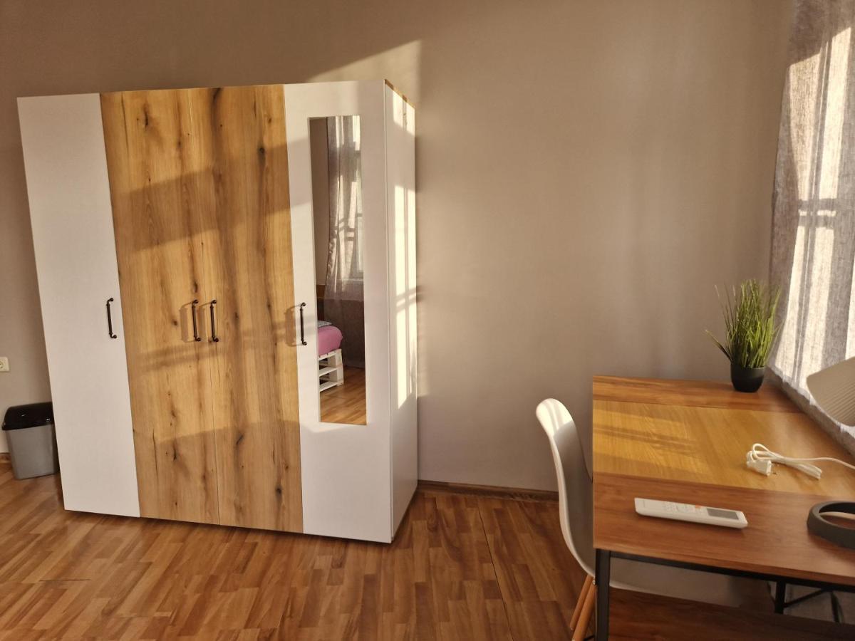 Lambo'S Corner Varna - Guest Rooms Bagian luar foto