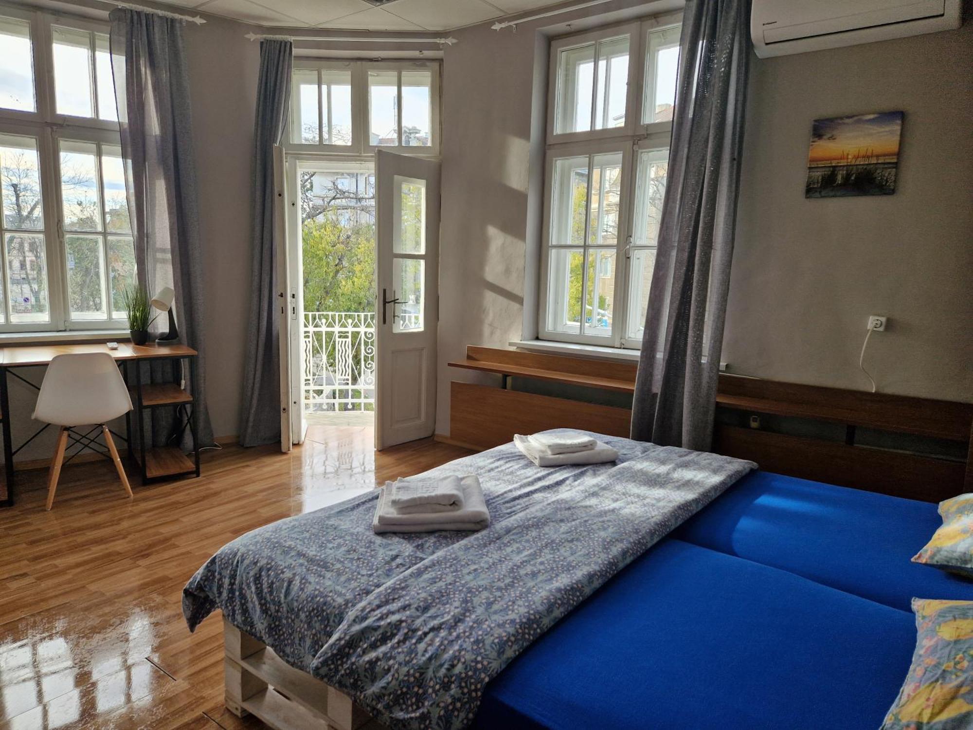 Lambo'S Corner Varna - Guest Rooms Bagian luar foto