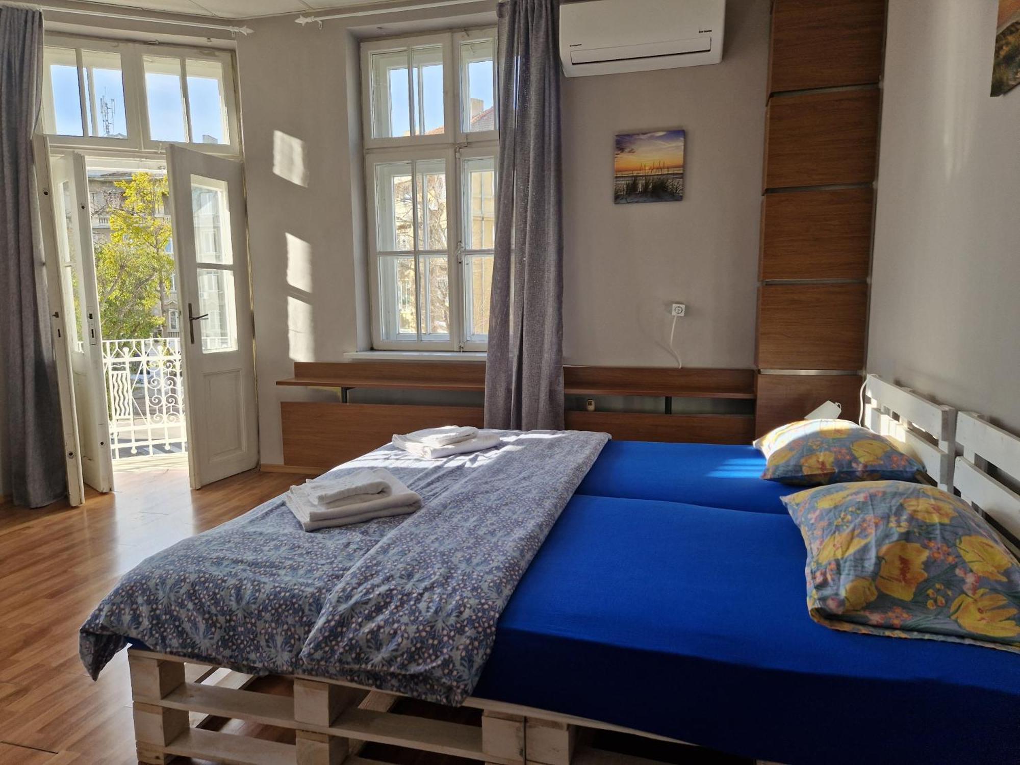 Lambo'S Corner Varna - Guest Rooms Bagian luar foto
