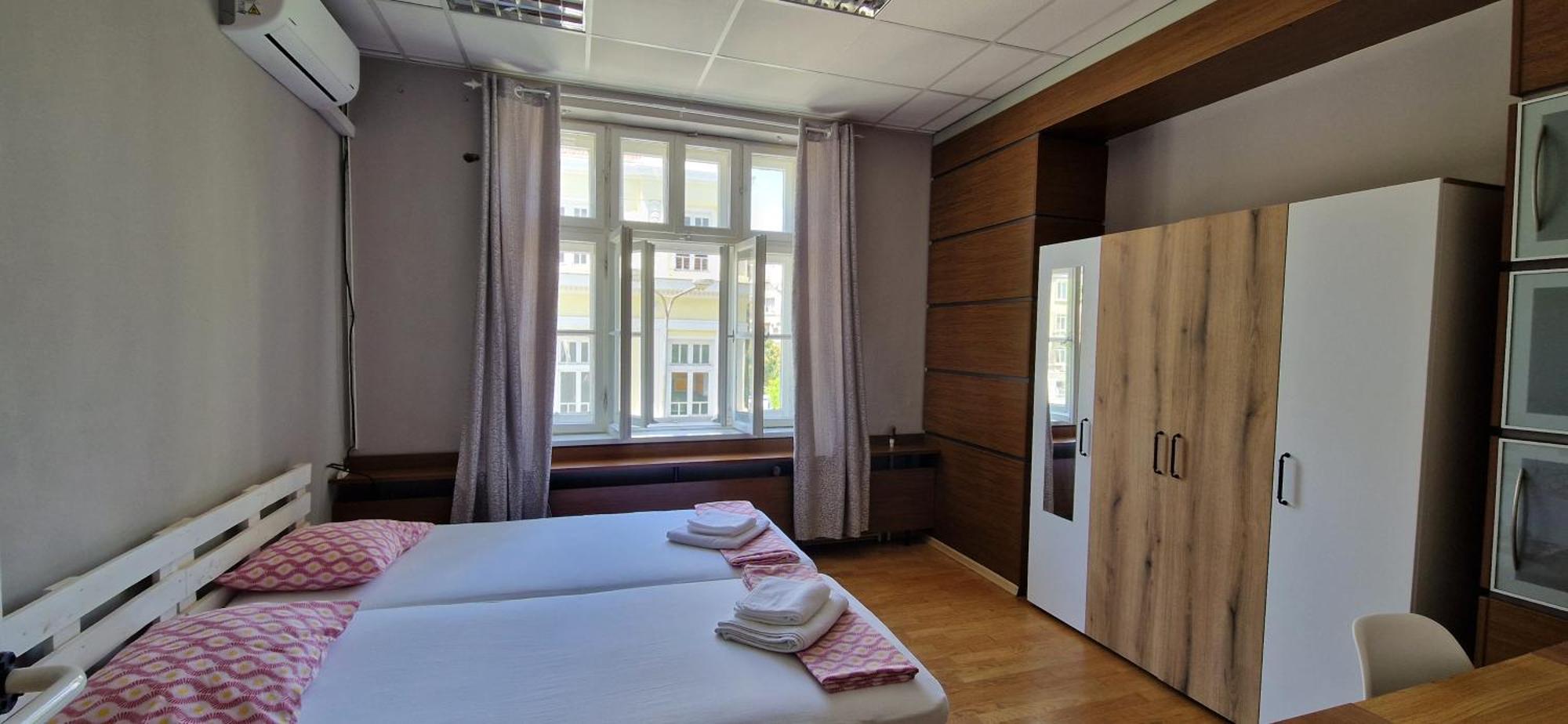 Lambo'S Corner Varna - Guest Rooms Bagian luar foto